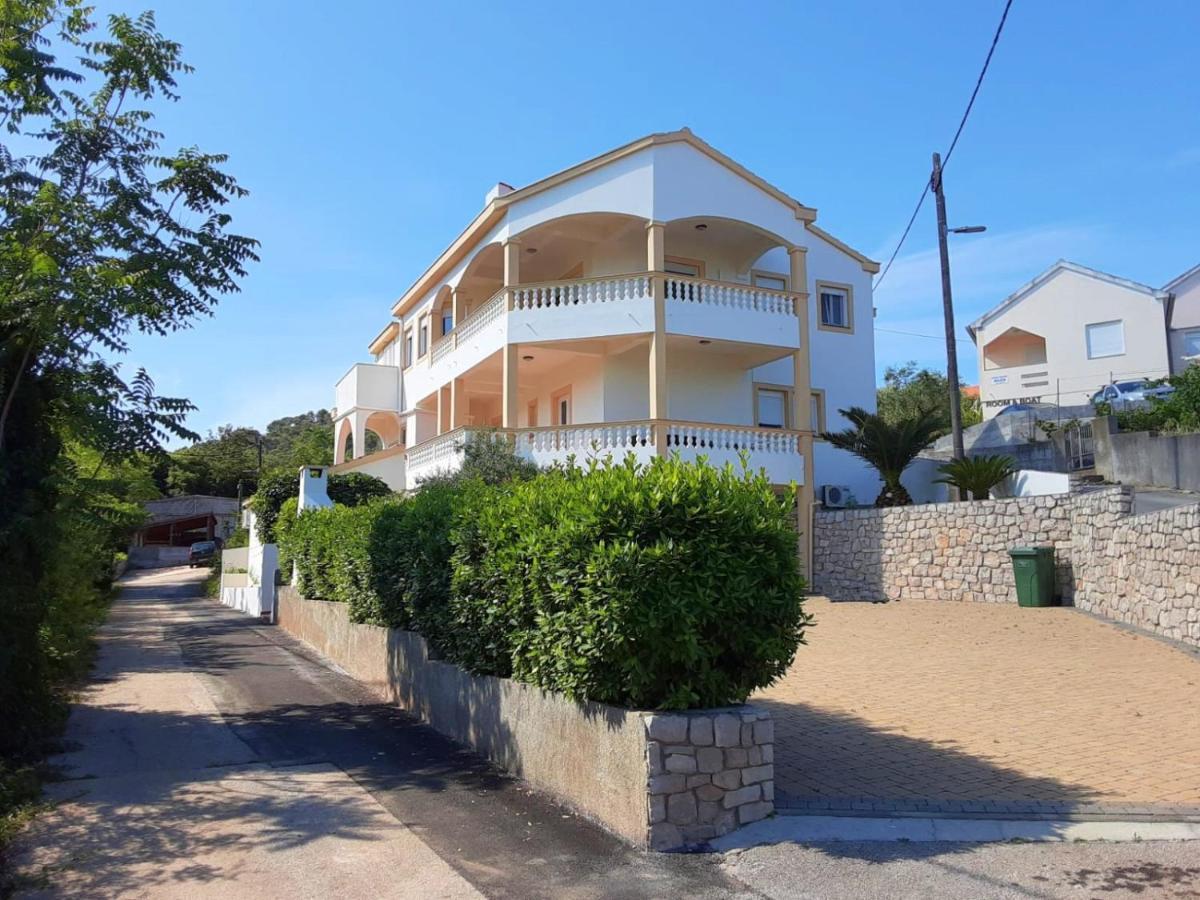 Sunshine Place By The Beach Lukoran Ngoại thất bức ảnh